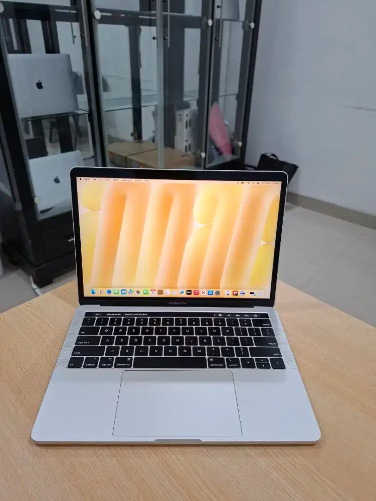 Macbook Pro 2018 i5 16/512