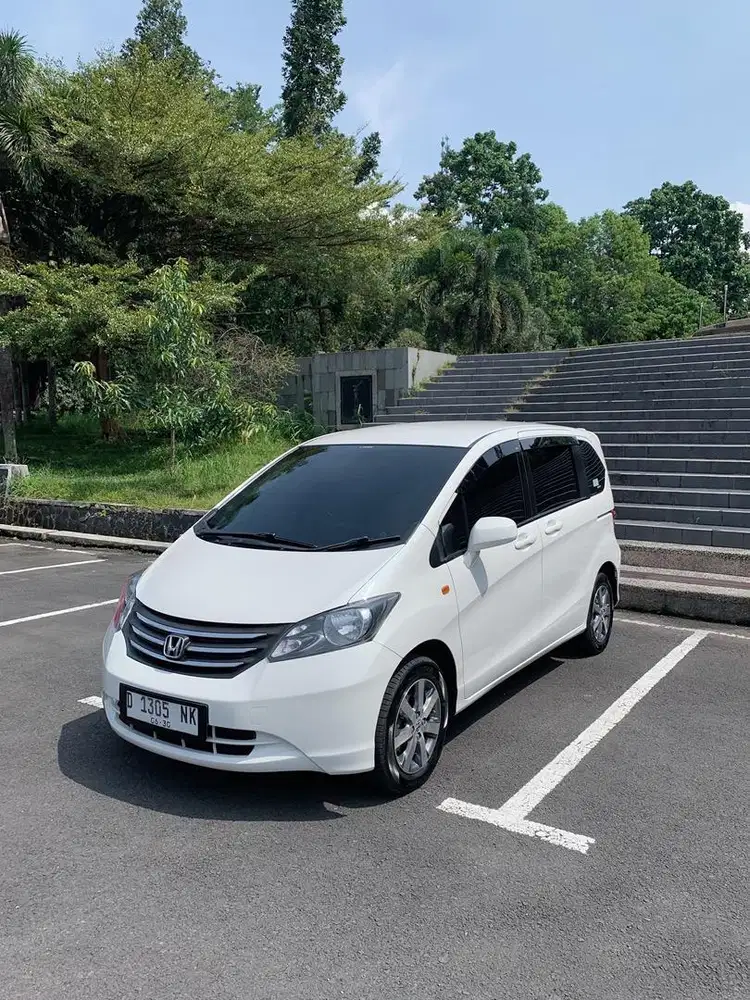 Honda Freed 1.5 E SD 2010 AUTOMATIC