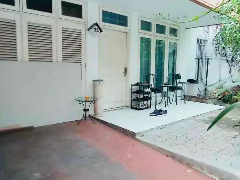 Di Jual Rumah Terawat dan Strategis Di Pondok Indah dekat Akses Tol