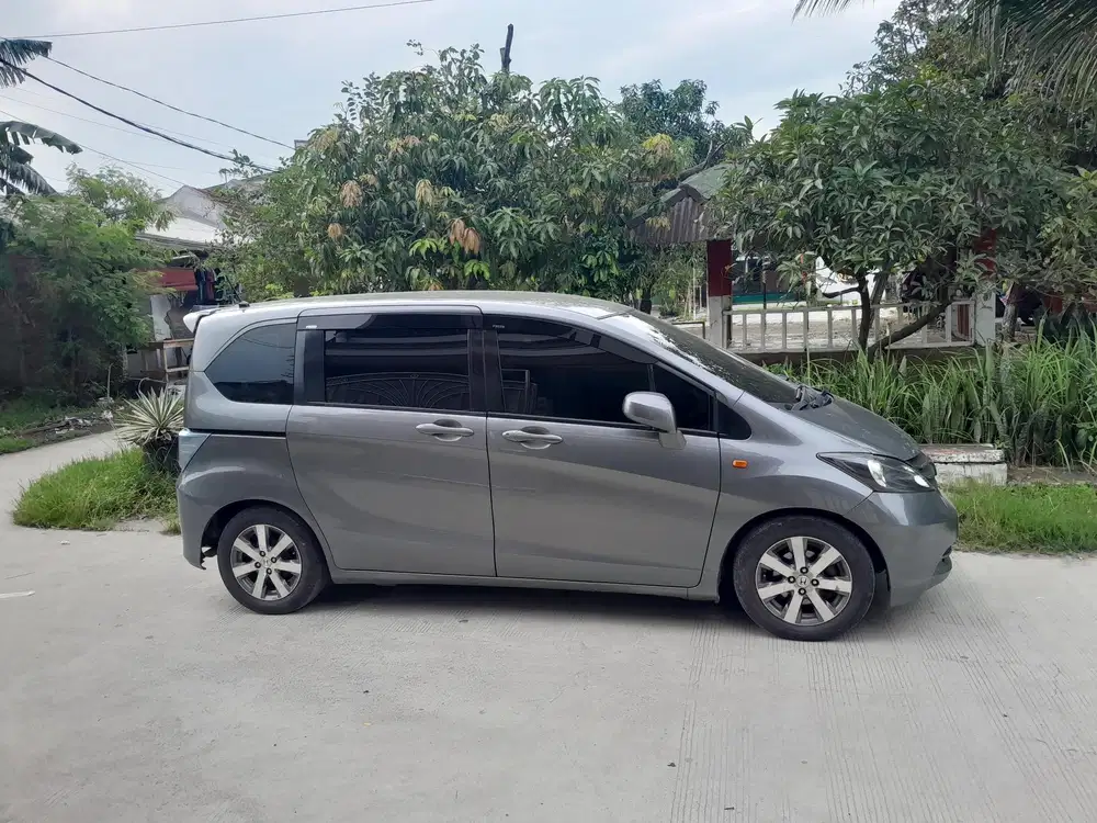 Honda Freed 2009 Bensin
