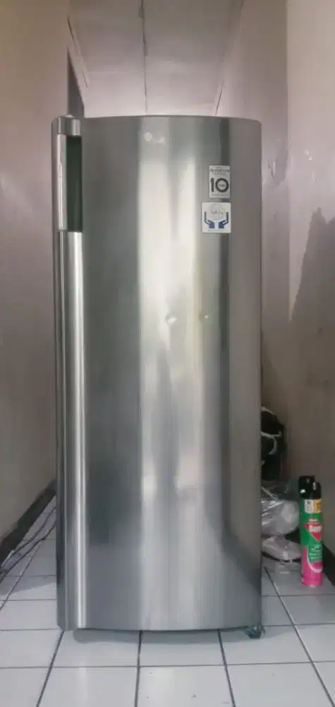 Dijual kulkas freezer LG INVERTER 8rak kondisi normal rak lengkap