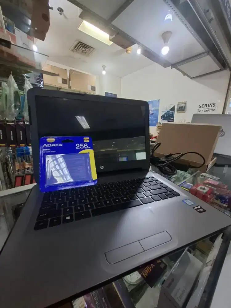 Laptop HP 14-am128TX (Mulus istimewa)