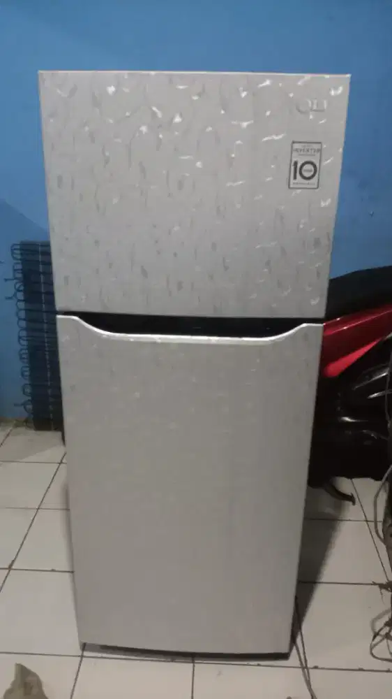Dijual kulkas 2pintuLG INVERTER beku dingin body aman bisa cod