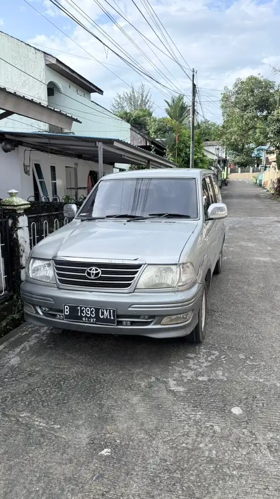 Toyota Kijang Innova 2004 Bensin