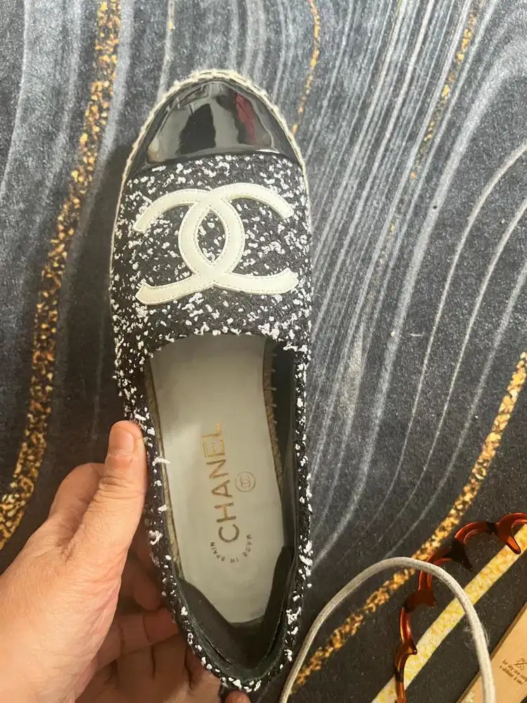 Sale Sepatu Channel Size 39-40 kondisi masih Like New