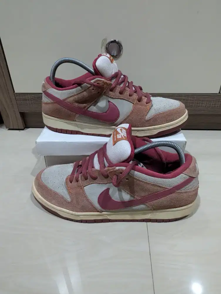Sepatu Nike SB dark russet preloved size 43