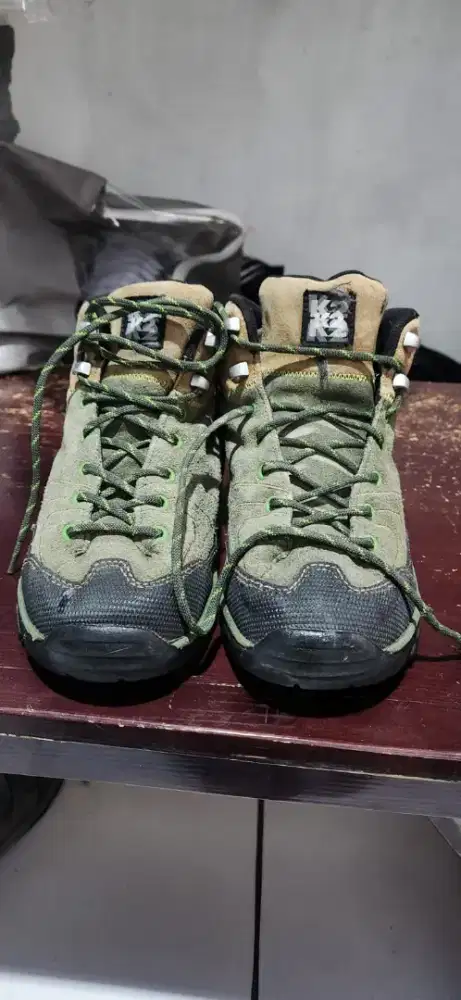Sepatu gunung  K2