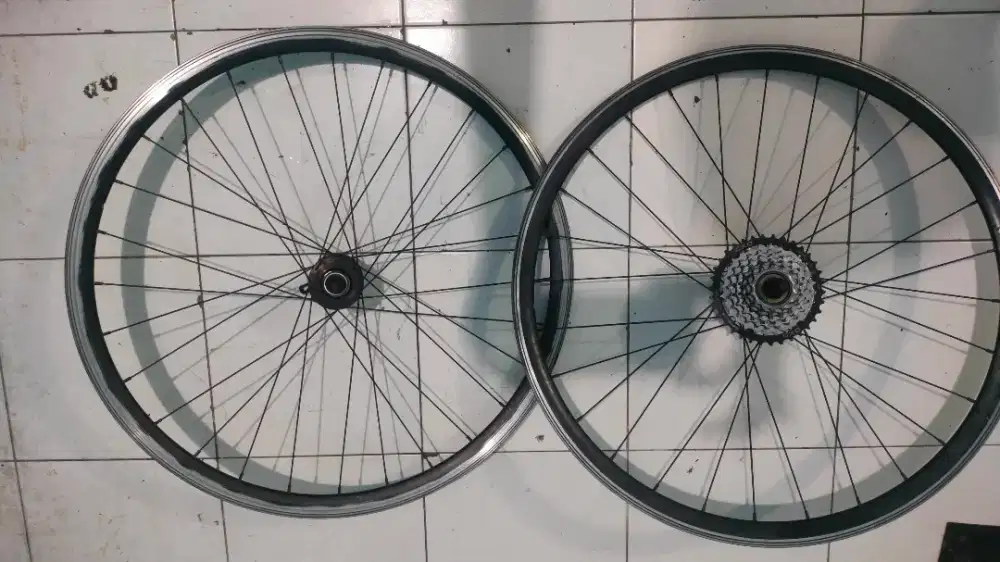 Whelset Roadbike 700c 28hole