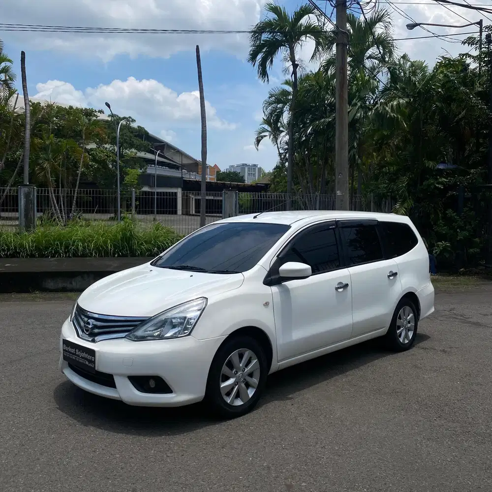 Nissan grand Livina SV 1.5 manual 2014