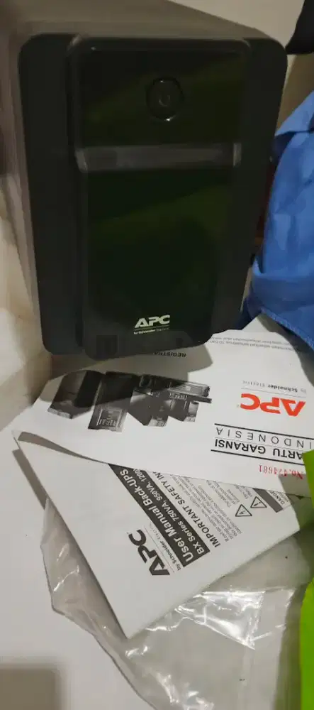 APC Battery Back-UPS 750v/410wt