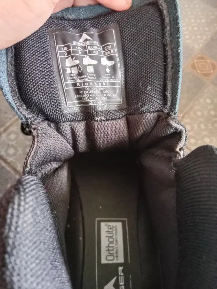 JUAL SEPATU GUNUNG EIGER BARU PAKE 1X