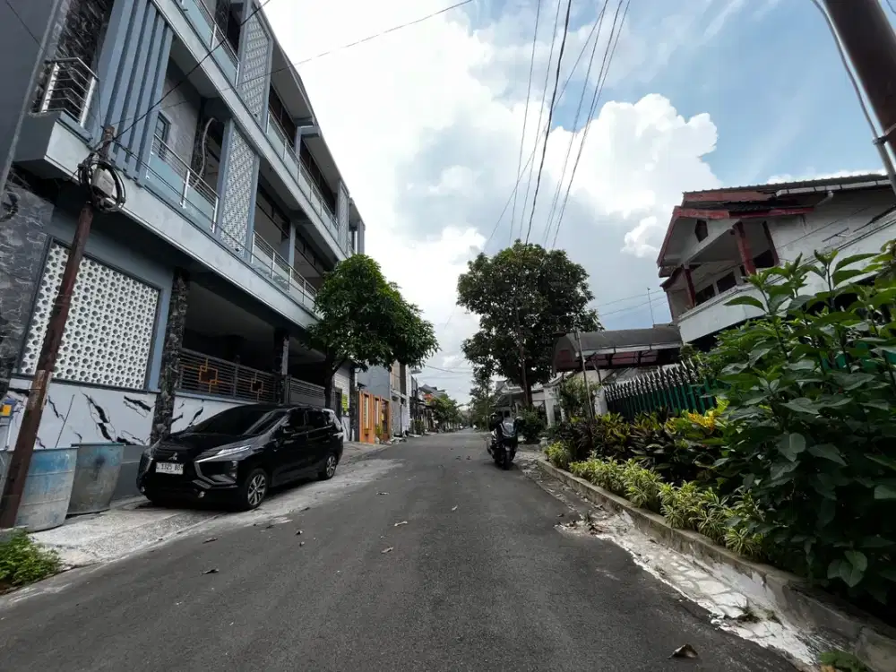 Rumah Hitung Tanah Bunga Merak Dkt Suhat Lebar Depan 15m