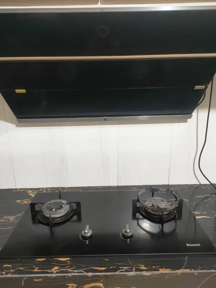 Kompor rinnai dan penyedot asap masakan