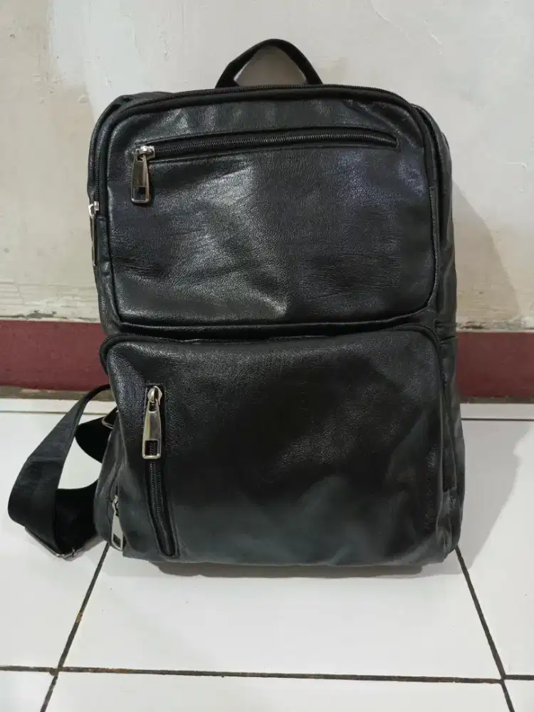 Tas punggung kulit custom unik
