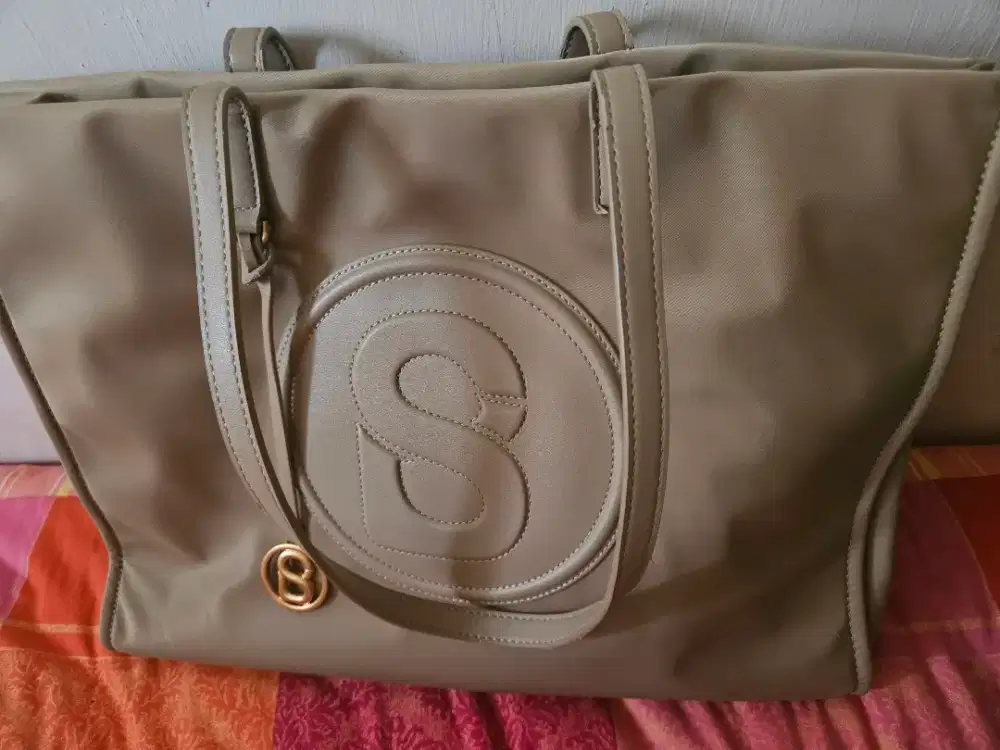 Tas B*ttons*arves preloved