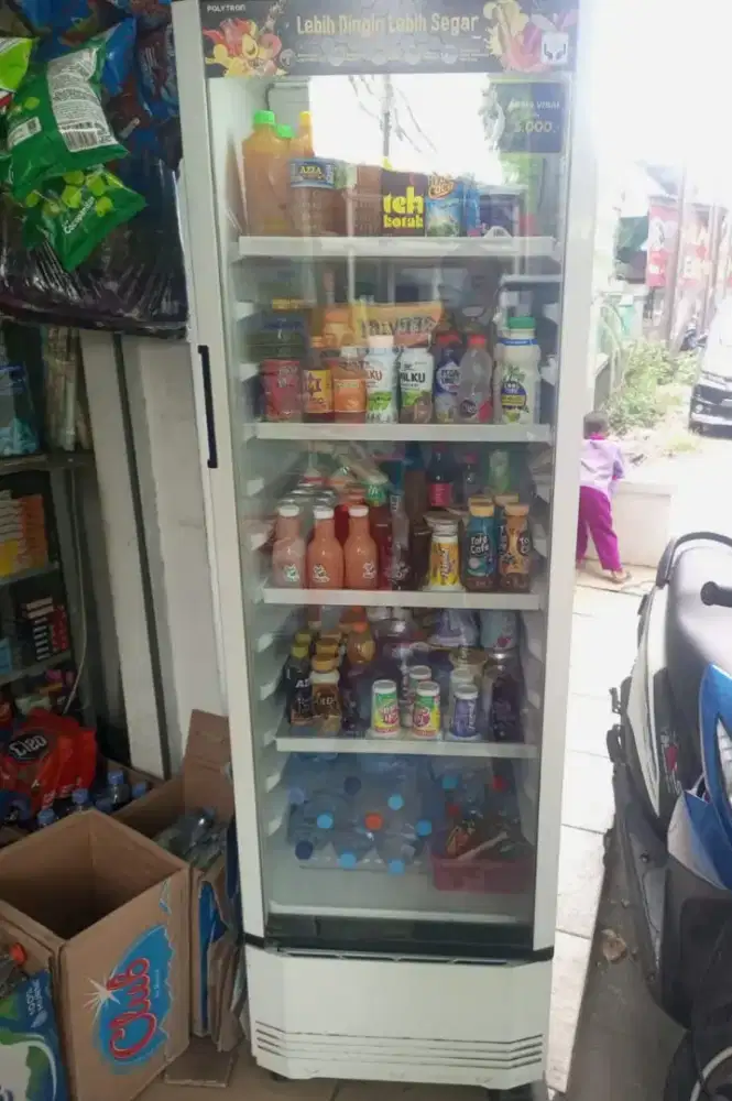 Showcase POLYTRON 280 liter