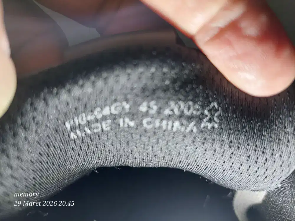 DIJUAL SECOND SNEAKERS PLAYBOY KULIT 95%