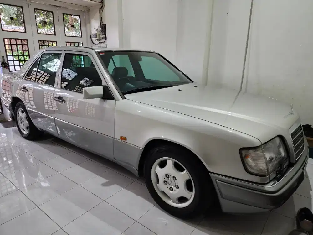 Jual Mercy E220 W124