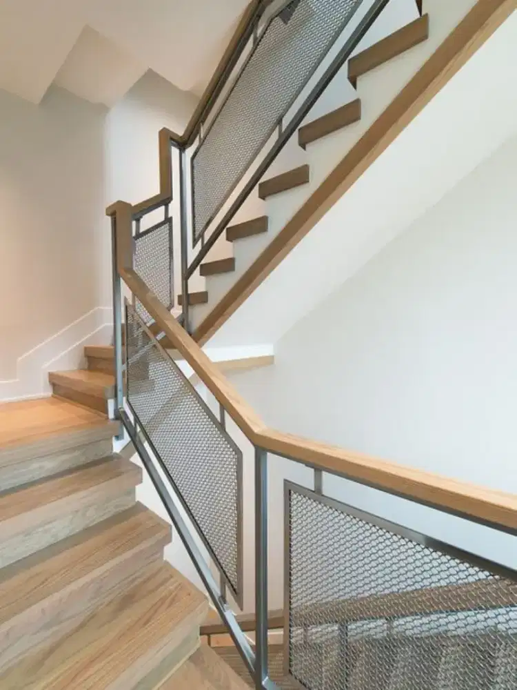 Railing Tangga Perforated Aesthetic