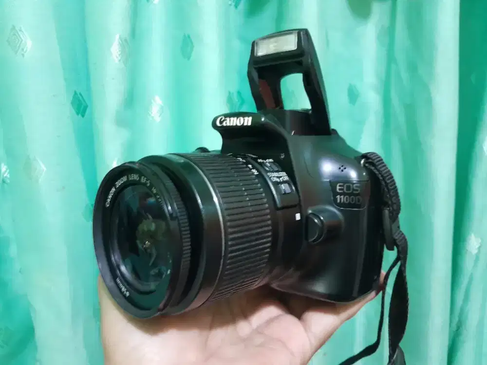 Kamera dslr Canon 1100D