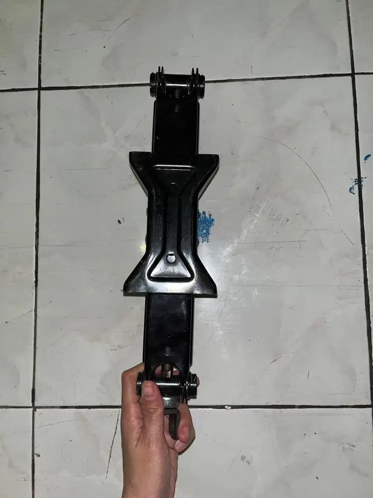 Dongkrak Original Bawaan Mobil Jepang Kokoh Bakoh