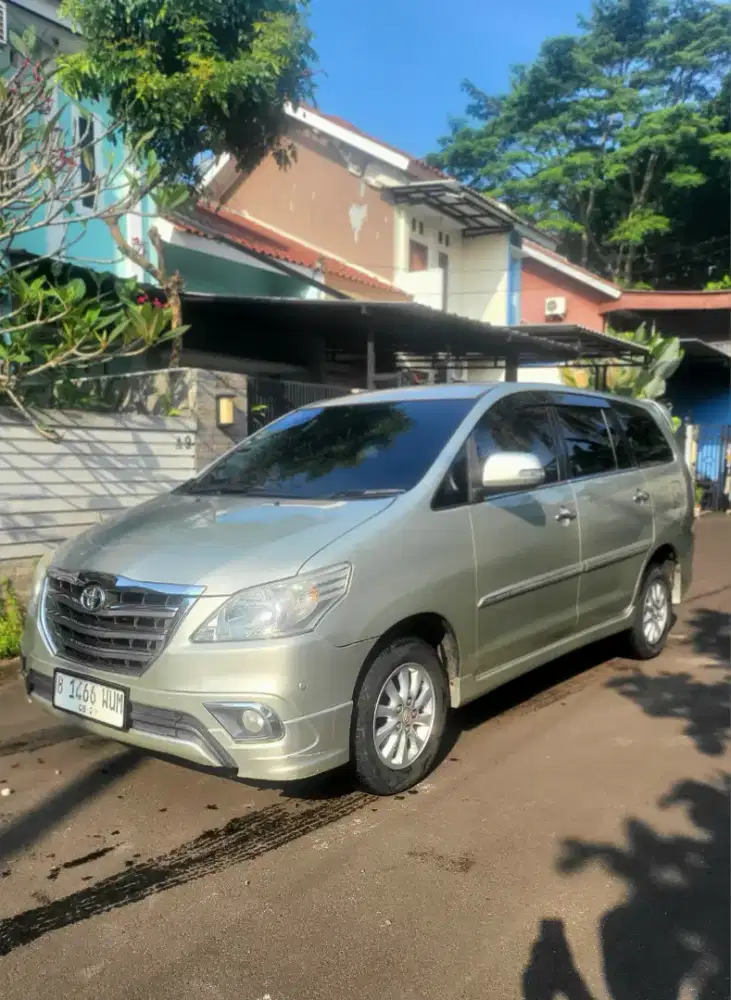 Kijang Innova V Luxury At Bensin