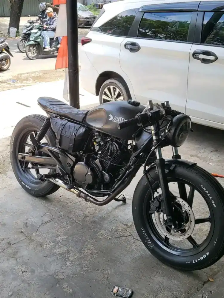 Cafferacer pulsar 200cc