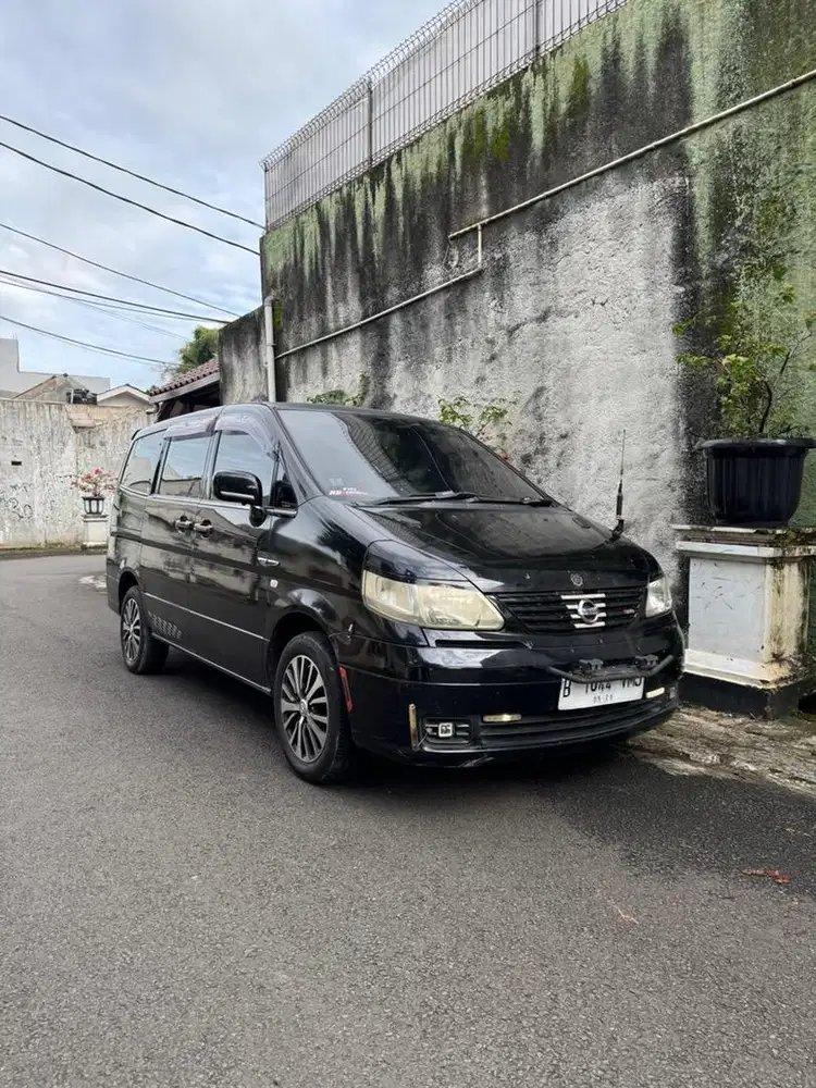 Nissan Serena Matic Th 2005