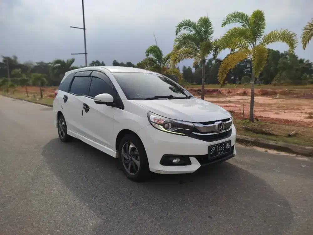 Honda Mobilio  Tipe E Last Edition