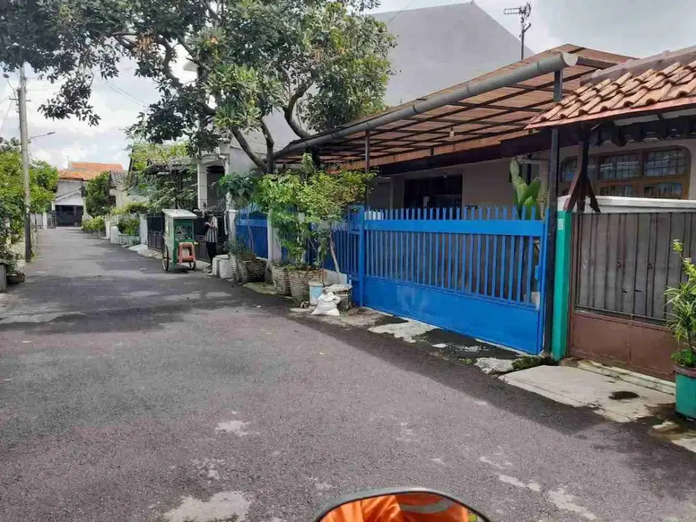 Jual Rumah Strategis Komplek Kebayoran Lama Dekat Stasiun Jakarta Selatan