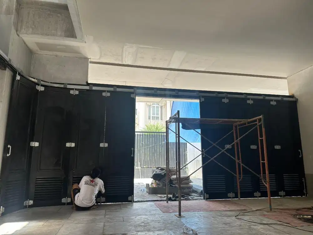 Garasi pintu rumah dan shourom