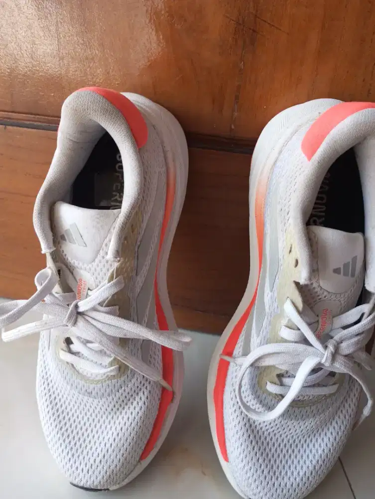 Dijual sepatu Adidas supernova