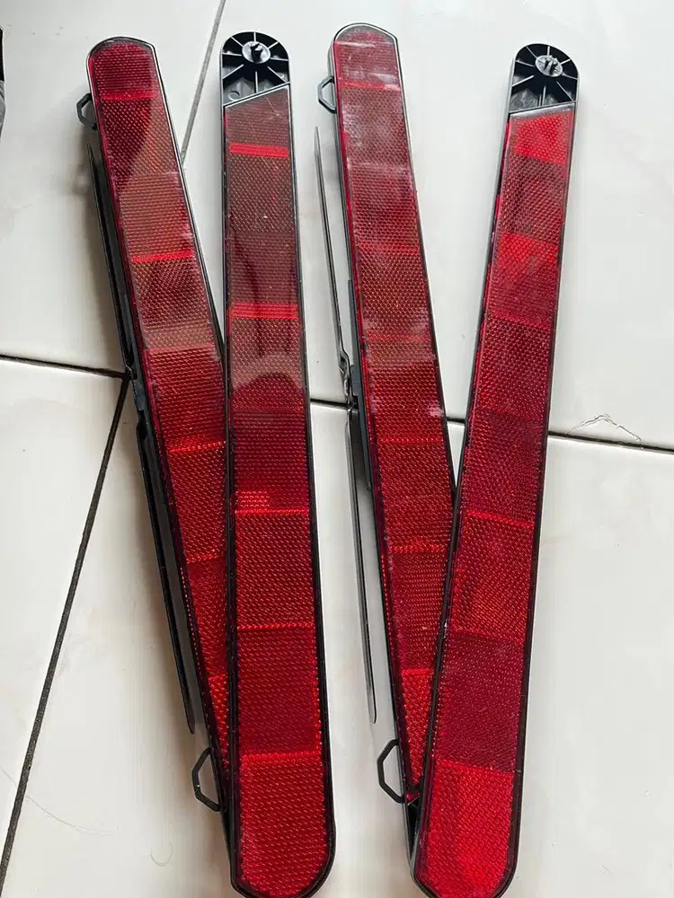 Copotan Segitiga Darurat Pengaman Ori Mobil Eropa