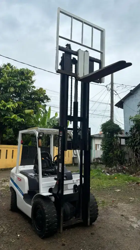 Forklift TCM 3 Ton,Manual,Tiang 3 Meter,Mesin Isuzu C240,Tahun 2015