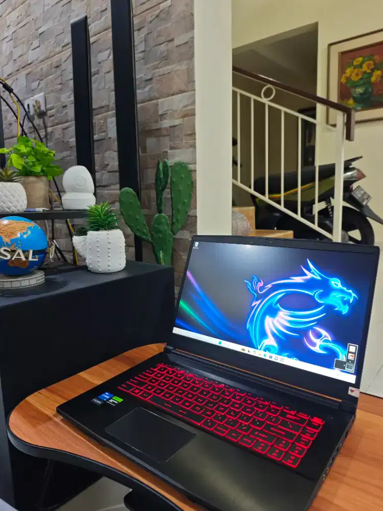 Laptop MSI GF63 RTX2050 8/512 x rog victus omen