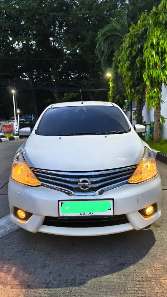Dijual Nissan Grand Livina XV Tahun 2014 (Pemakaian Pribadi)