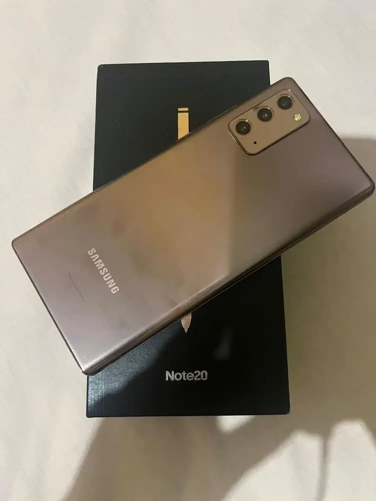 Jual hp samsung note 20 . Ram 8/256  . Garansi sein