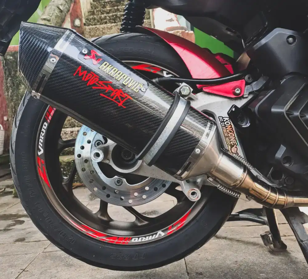 Knalpot Racing Carbon AKRAPOVIC Layang VARIO 160 / PCX 160