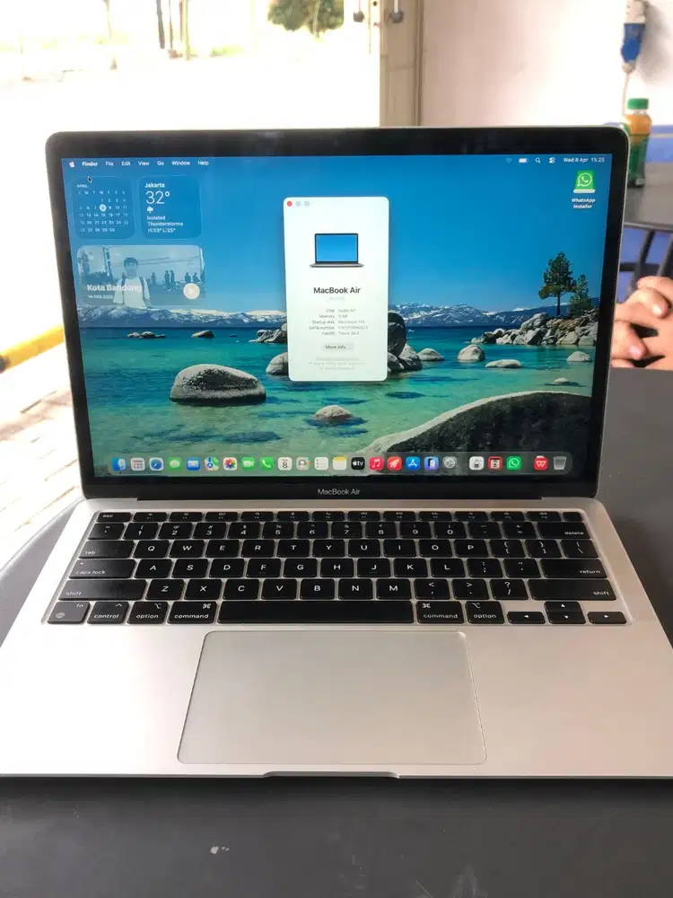 MACBOOK AIR M1 8/128 OS TERBARU 26.4 BATRE AWET PISAN CHARGER ORIGINAL