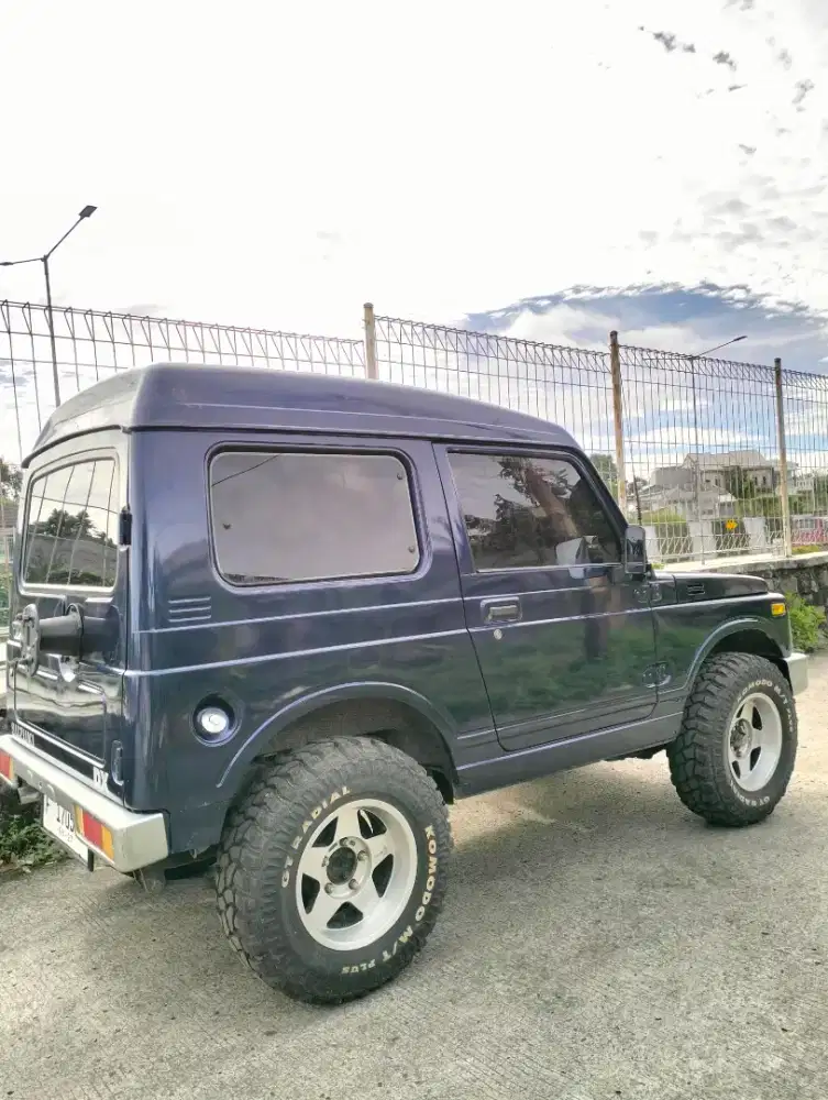 Suzuki Jimny 1990 Bensin