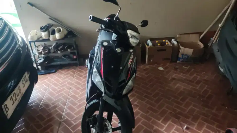 Mio karbu 2010 hitam