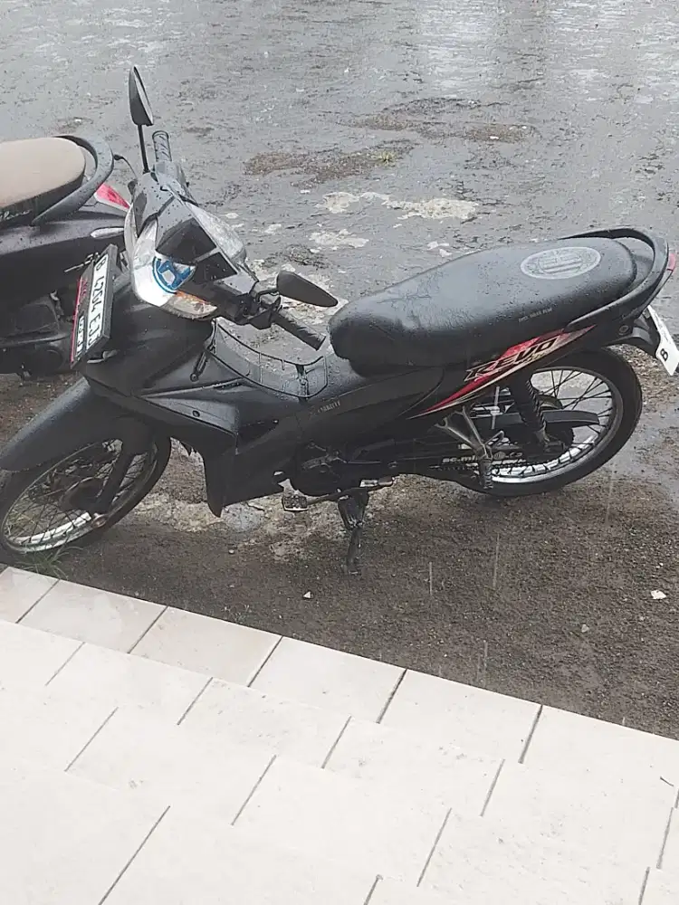 Honda Revo 110 thn 2011 plat B depok