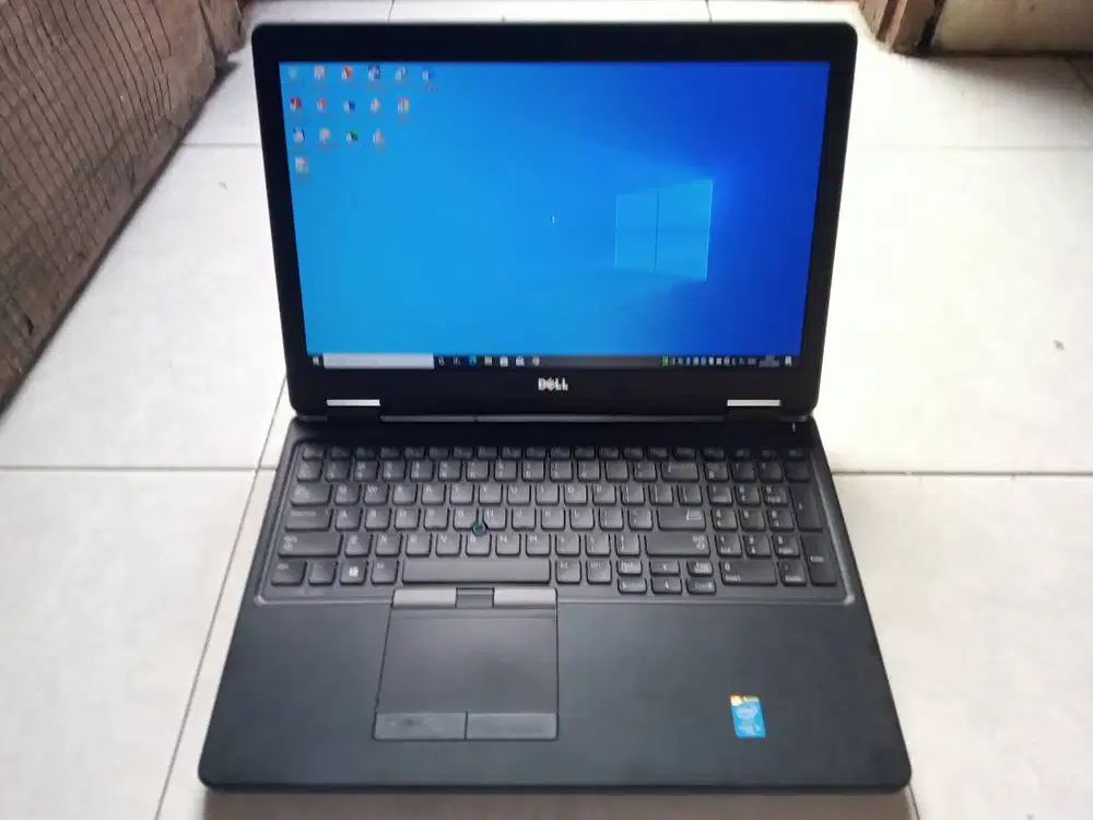 DELL Latitude E-5550 / Core i5 Gen-5 / FHD 15.6 / 256Gb / 4Gb / 2-3Jam