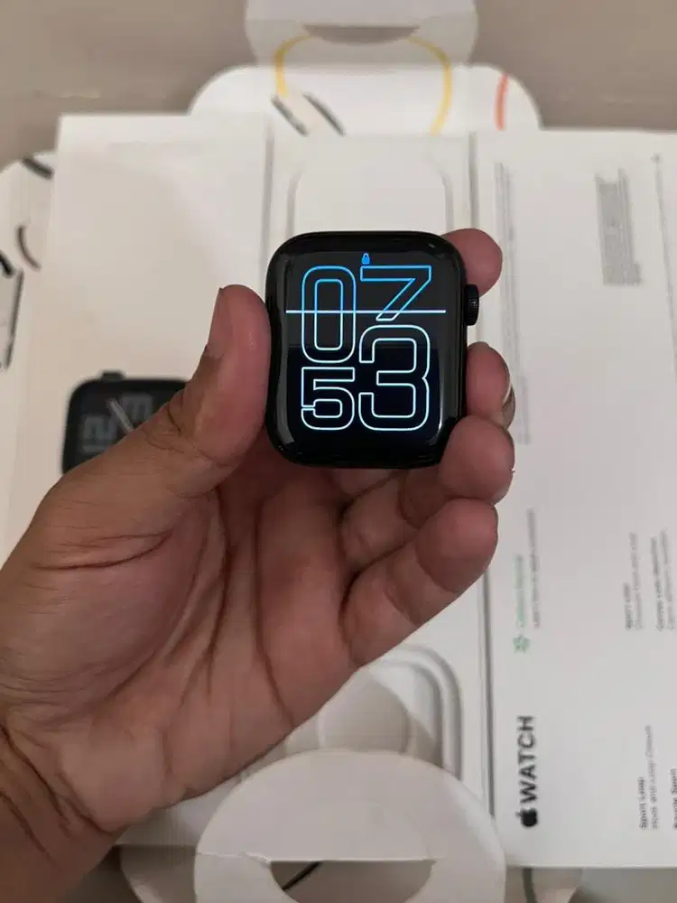 Apple Watch SE Gen 2 44mm resmi ibox fullset mulus pemakaian