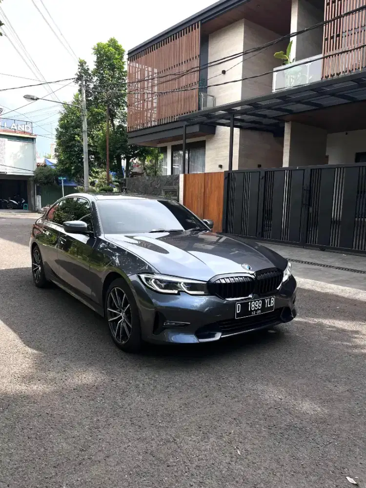 BMW 320i istimewa sekali KM 36RB tangan pertama