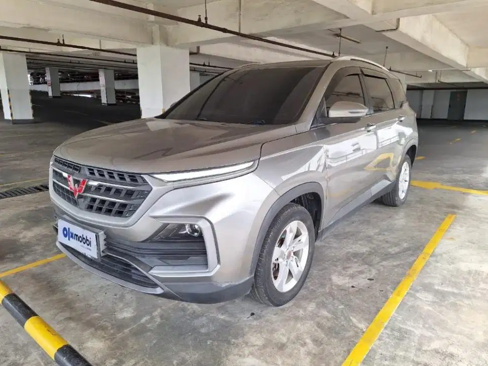 Wuling Almaz 1.5 Smart Enjoy 5-Seater Bensin-AT 2021 Silver