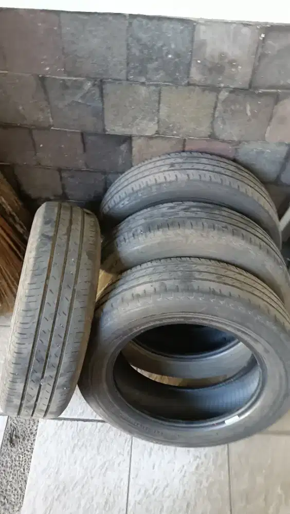 Jual cepat 4pcs ban bekas bridgestone 175 65 R15