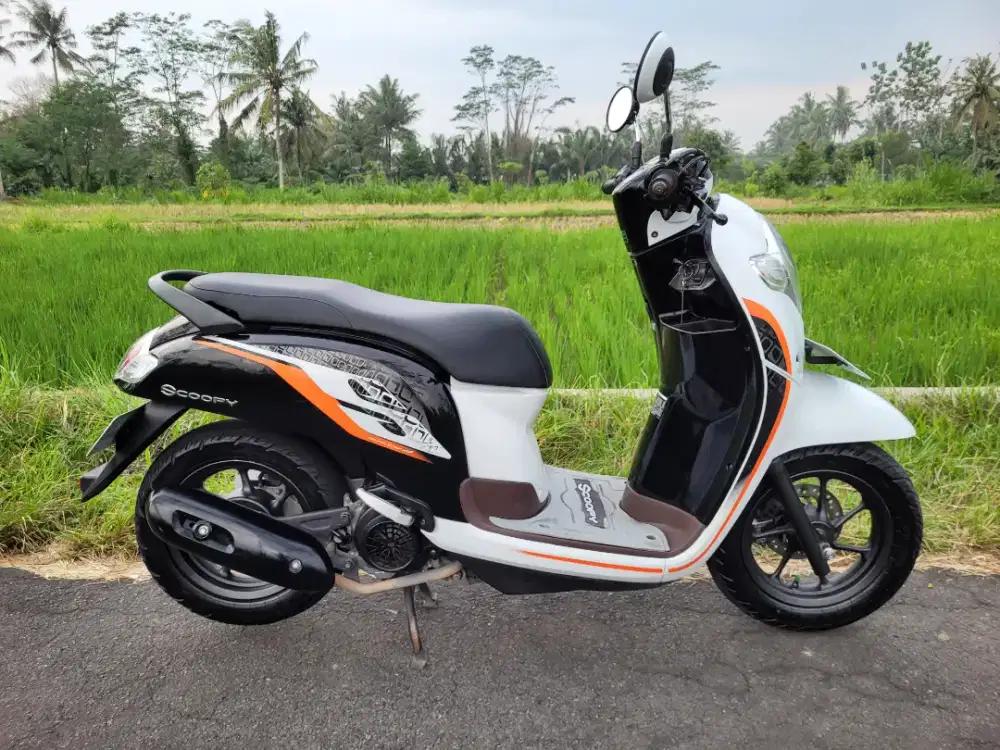 Scoopy 2019 ISS plat AB sleman