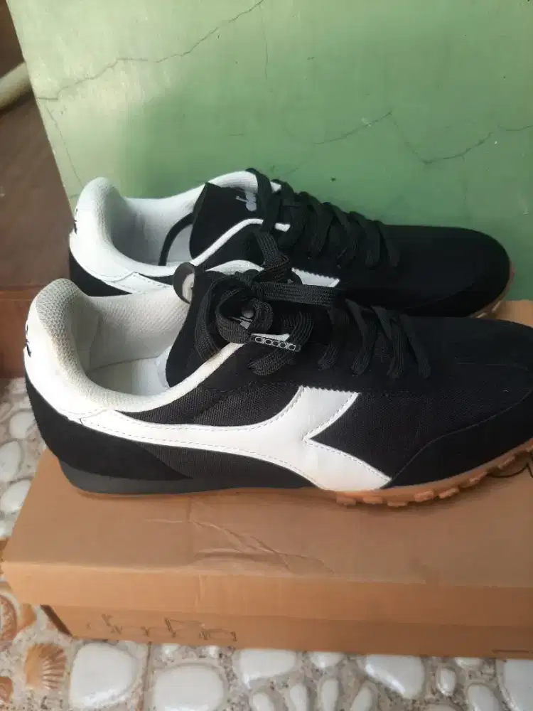Sepatu Diadora Pavia mens size 42