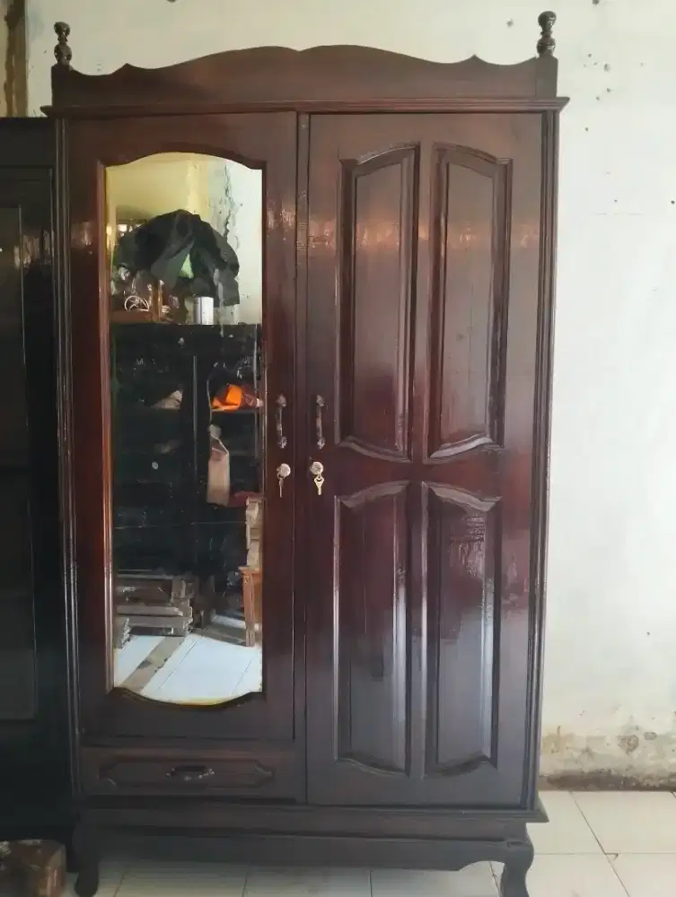 lemari pakaian jati tua lama
